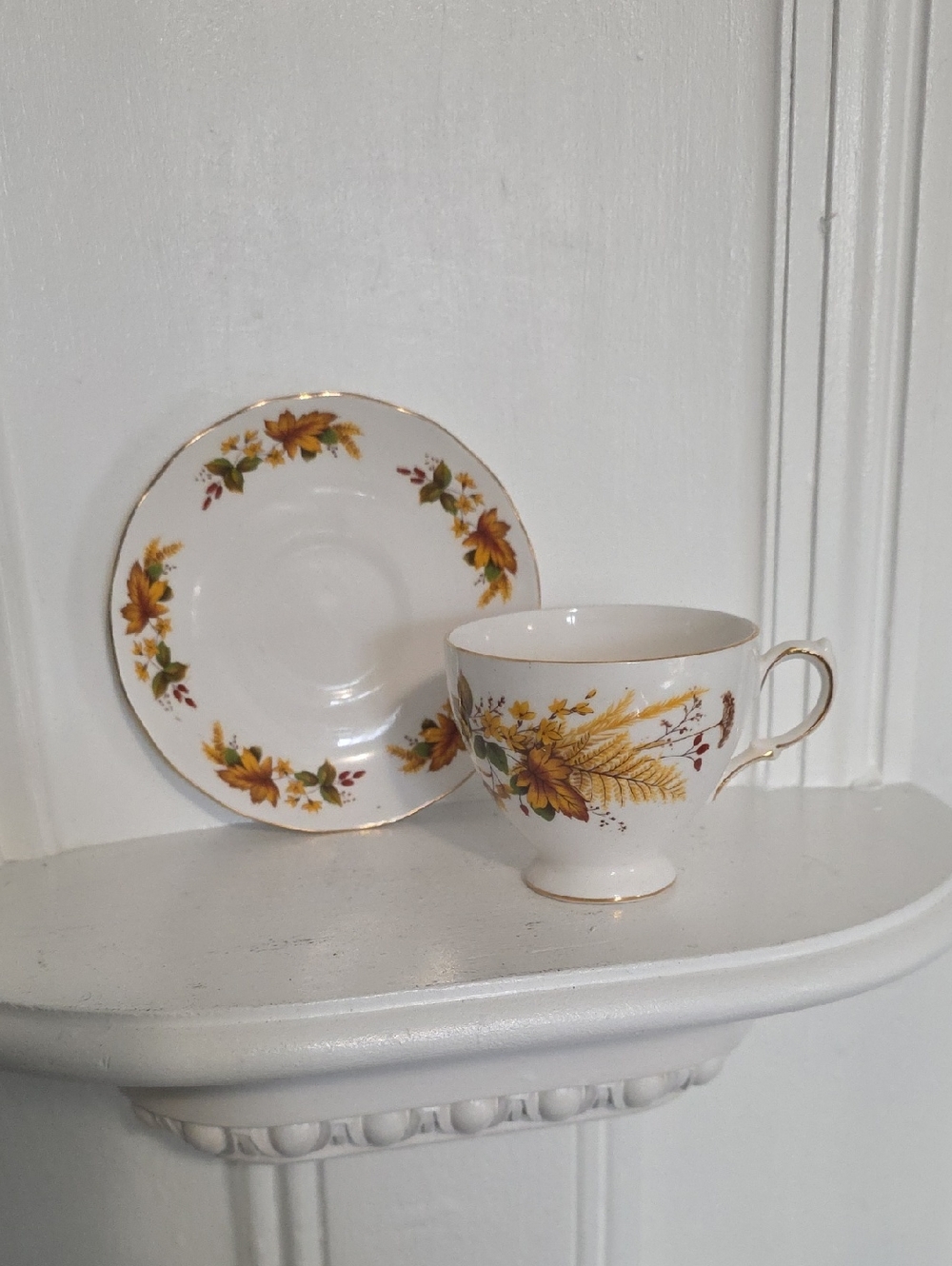 vintage Queen Anne fine bone china tea cup and saucer set, England